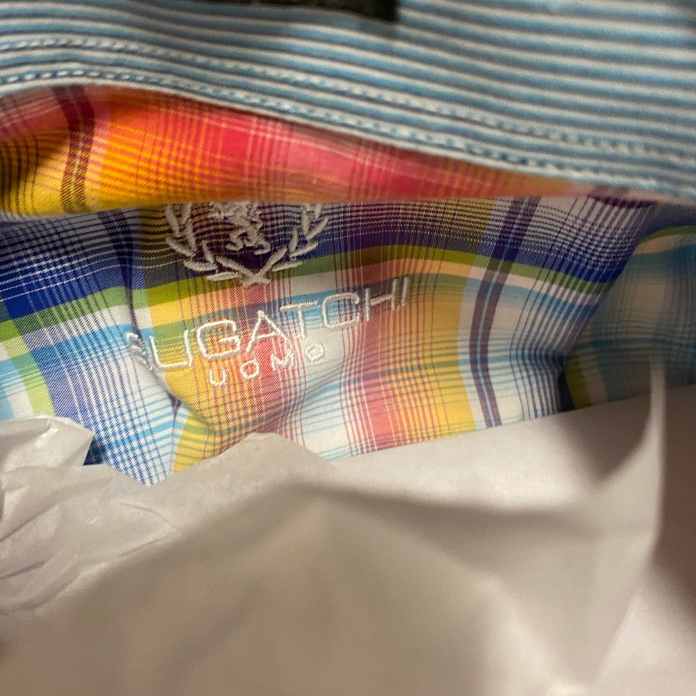 Button down - Picture 2 of 2